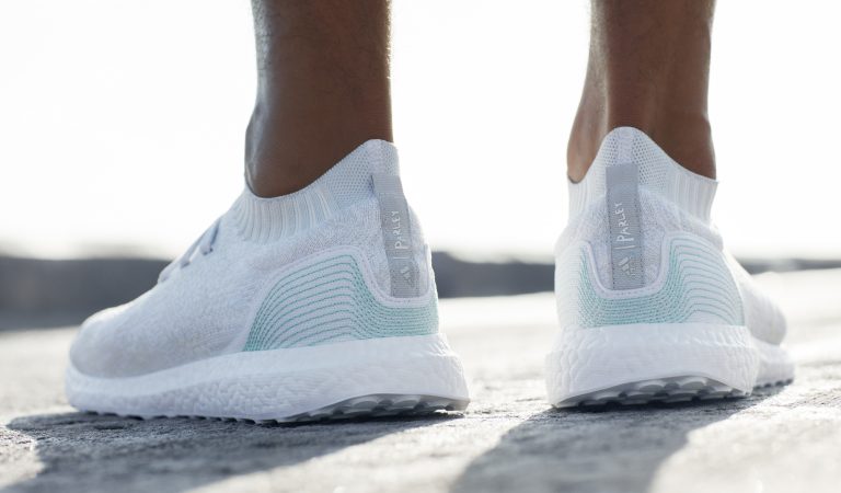 Adidas lanza tenis hechos con plástico marino reciclado